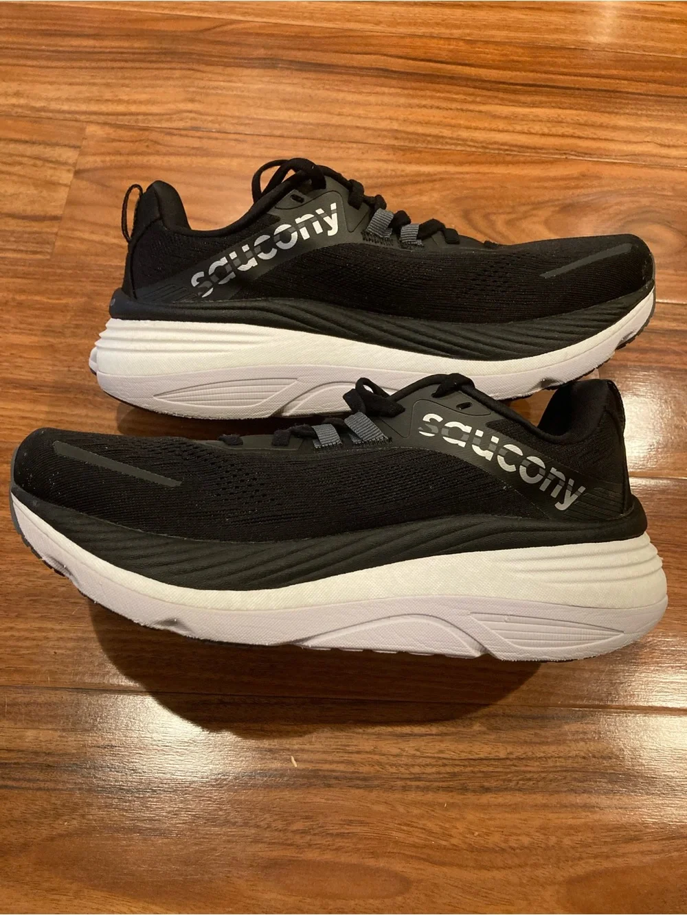Saucony Hurricane 24 Shoes Womens Size 9 Black Running Sneakers S10933-100